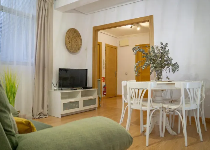 Piso Completo Cerca De Estacion Bus, Tren Y Ferrys アパート *